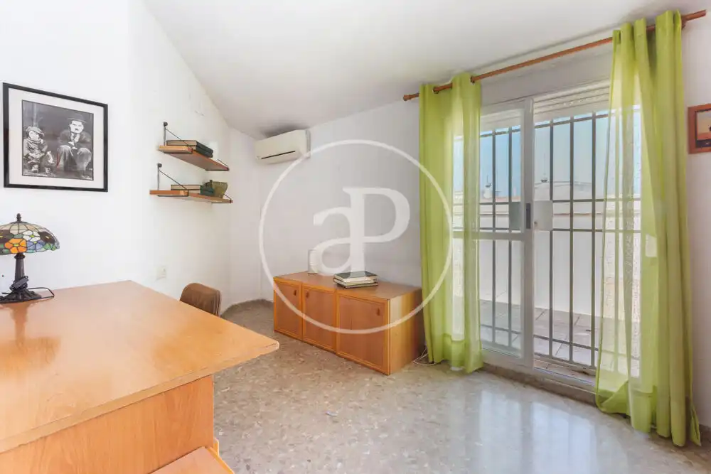 Vista exterior de Àtic en venda en Valencia amb Aire condicionat, Terrassa i Traster
