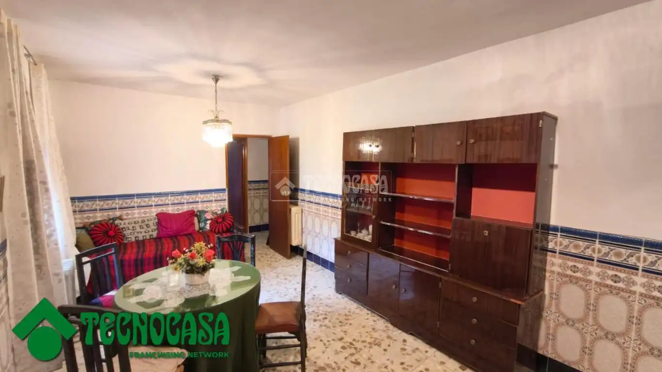 Wohnzimmer von Einfamilien-Reihenhaus zum Verkauf in La Puebla de Montalbán mit Heizung, Privatgarten und Terrasse