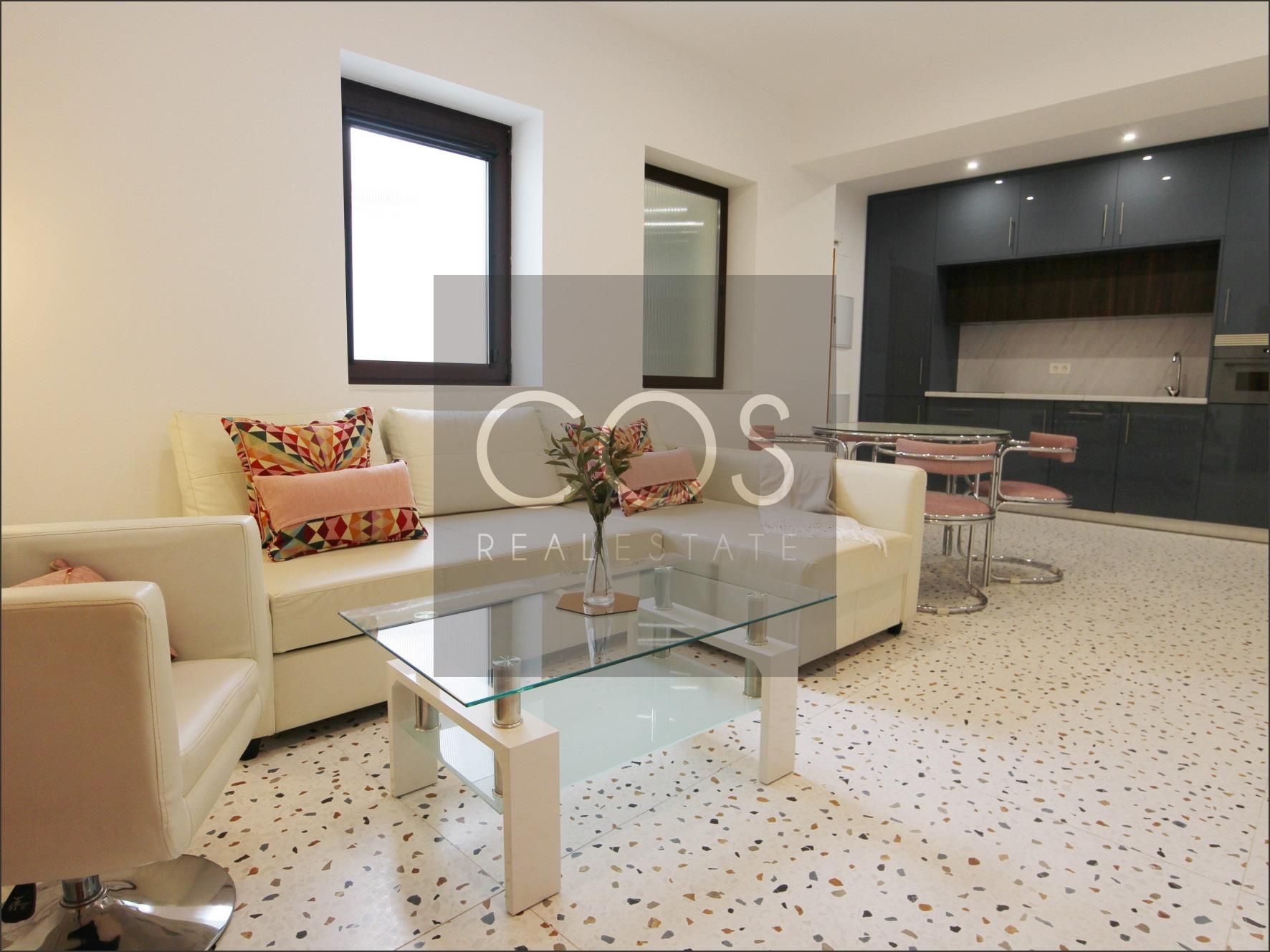 Sala d'estar de Pis de lloguer en  Jaén Capital amb Aire condicionat i Balcó