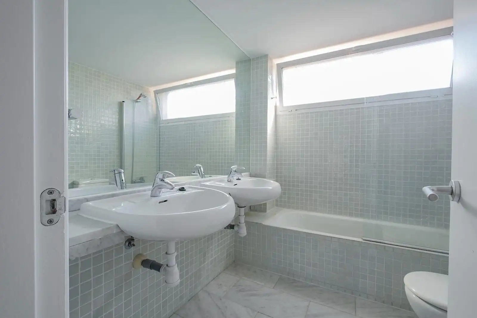 Baño de Ático de alquiler en Pozuelo de Alarcón con Aire acondicionado, Calefacción y Jardín privado