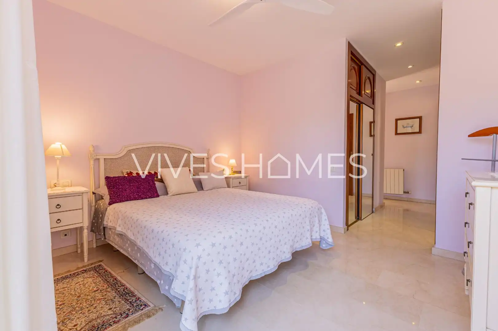 Schlafzimmer von Haus oder Chalet zum Verkauf in Sant Vicenç de Montalt mit Klimaanlage, Heizung und Privatgarten