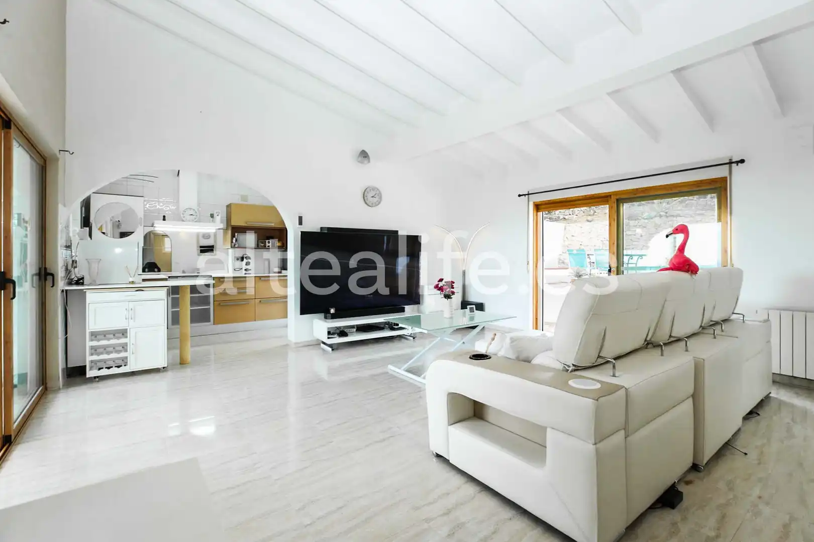 Sala d'estar de Casa o xalet en venda en La Nucia amb Aire condicionat, Jardí privat i Terrassa