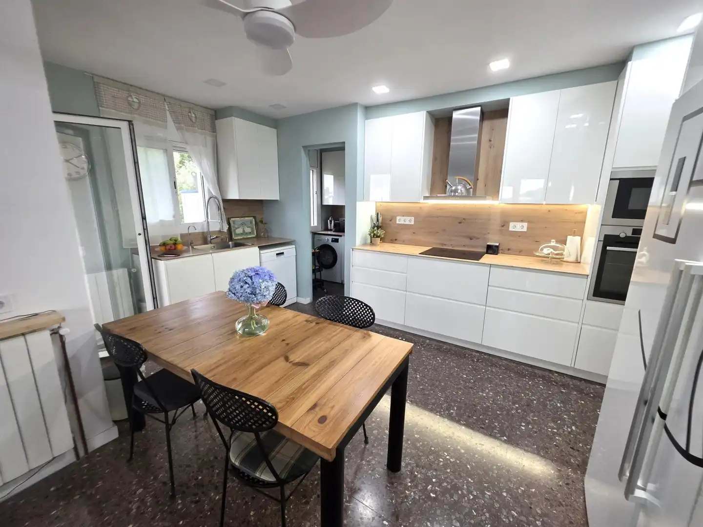 Cocina de Casa o chalet en venta en Castellar del Vallès con Calefacción, Terraza y Piscina