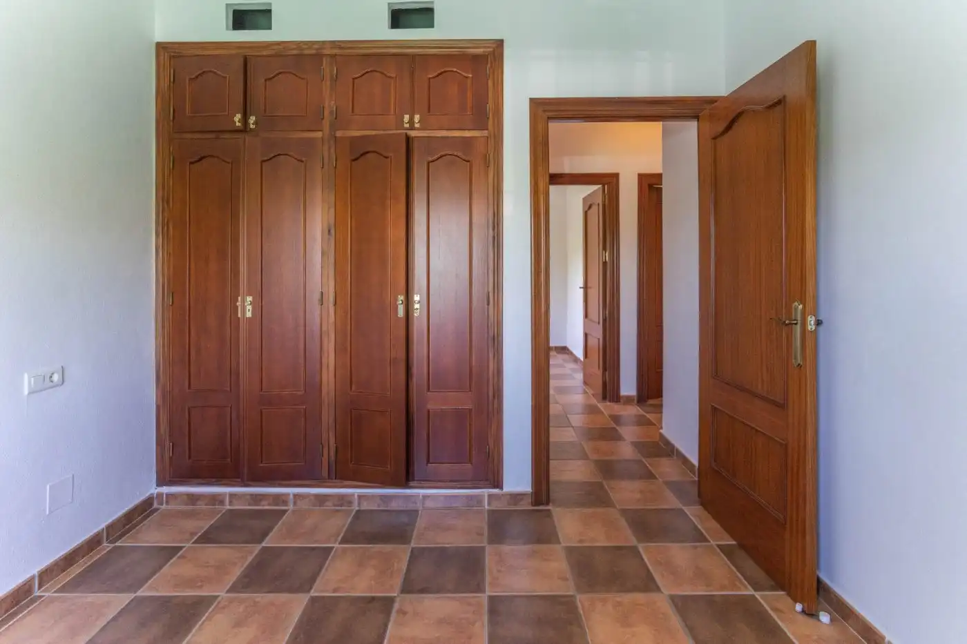 Haus oder Chalet zum Verkauf in Alhaurín El Grande mit Klimaanlage, Privatgarten und Terrasse