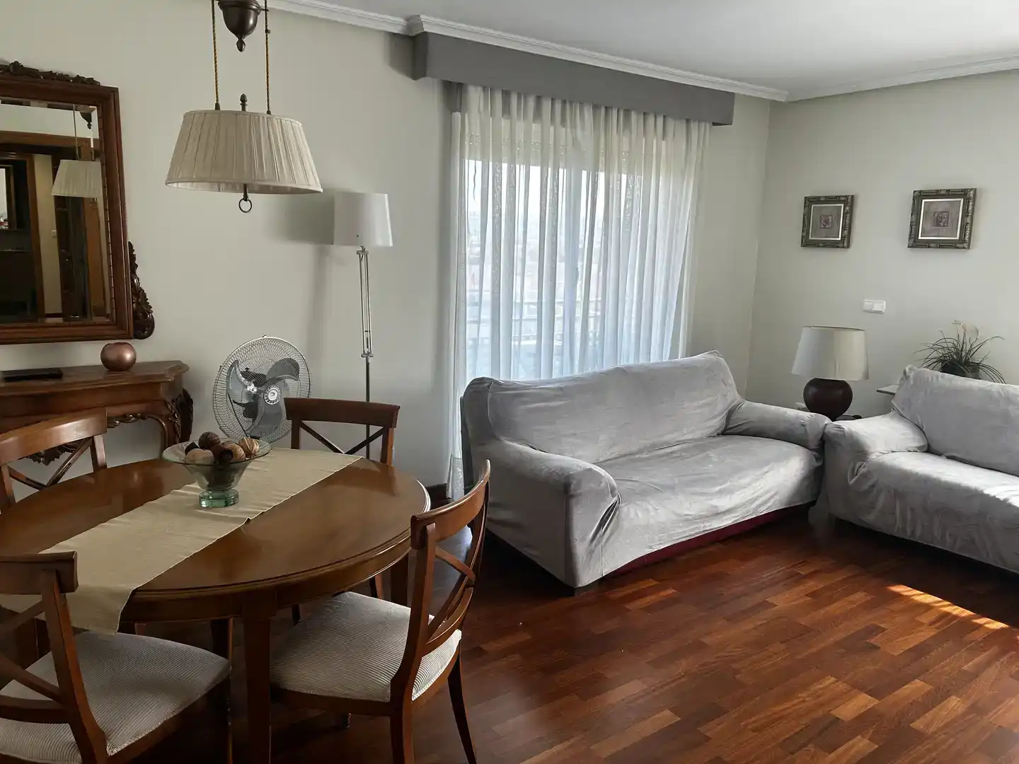 Sala de estar de Piso para compartir en Murcia con Aire acondicionado, Parquet y Amueblado