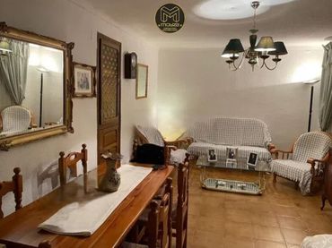 Maison avec balcon à vendre à Mengíbar