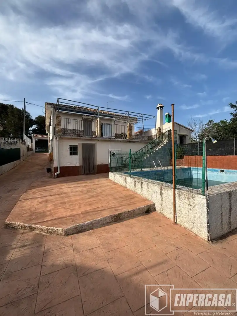Vista exterior de Casa o chalet en venta en Torrent con Terraza, Trastero y Piscina