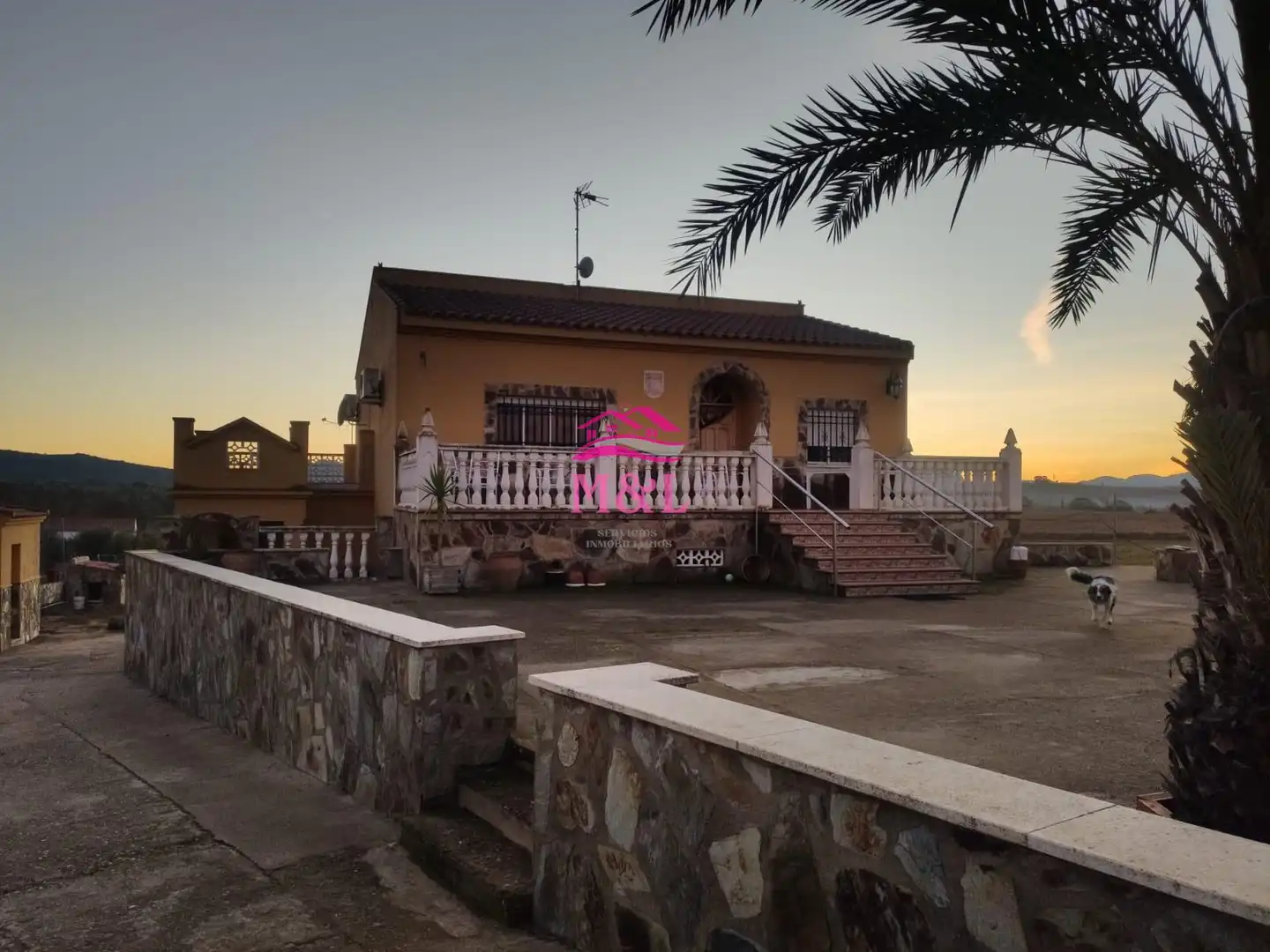 Chalet con piscina en venta en Don Álvaro, imagen 2