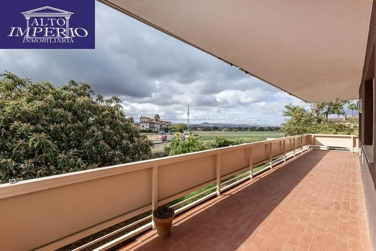 Casa con terrazza in vendita a Avenida HUETOR VEGA, imagen 5