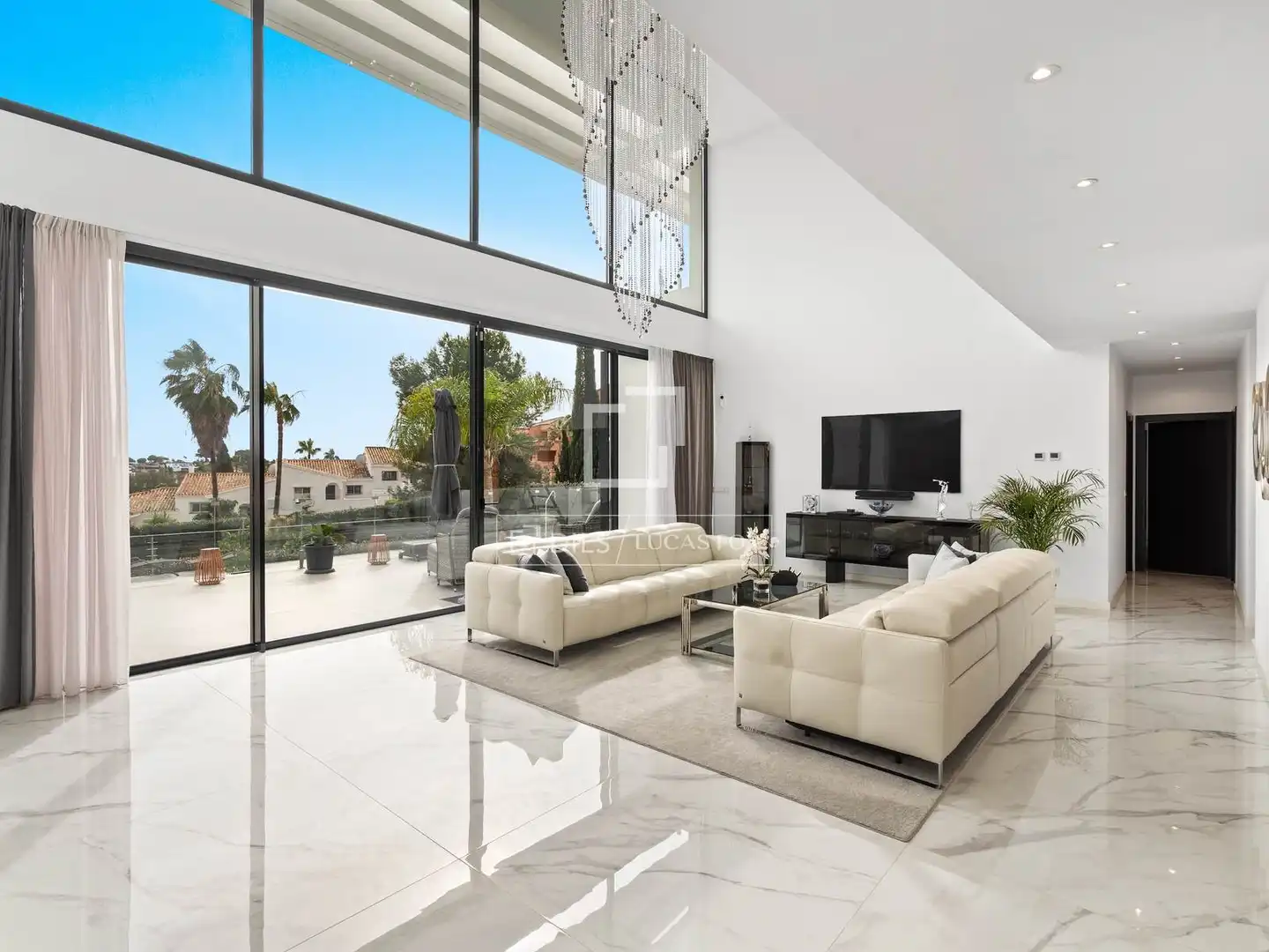 Living room of Houses for sale in Benahavís  with Air Conditioner, Heating and Private garden