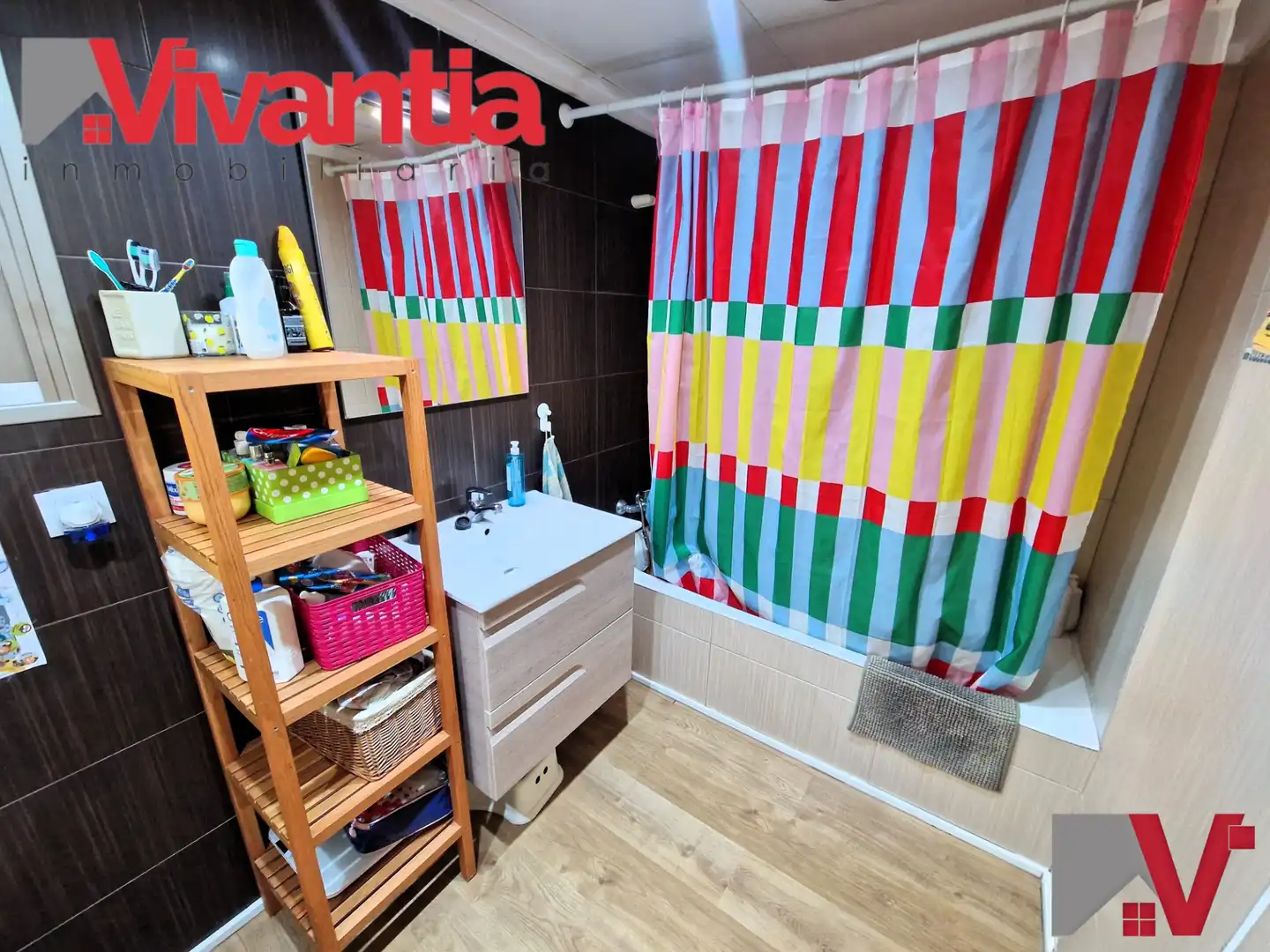 Badezimmer von Wohnungen zum Verkauf in Lorca mit Klimaanlage, Heizung und Parkett