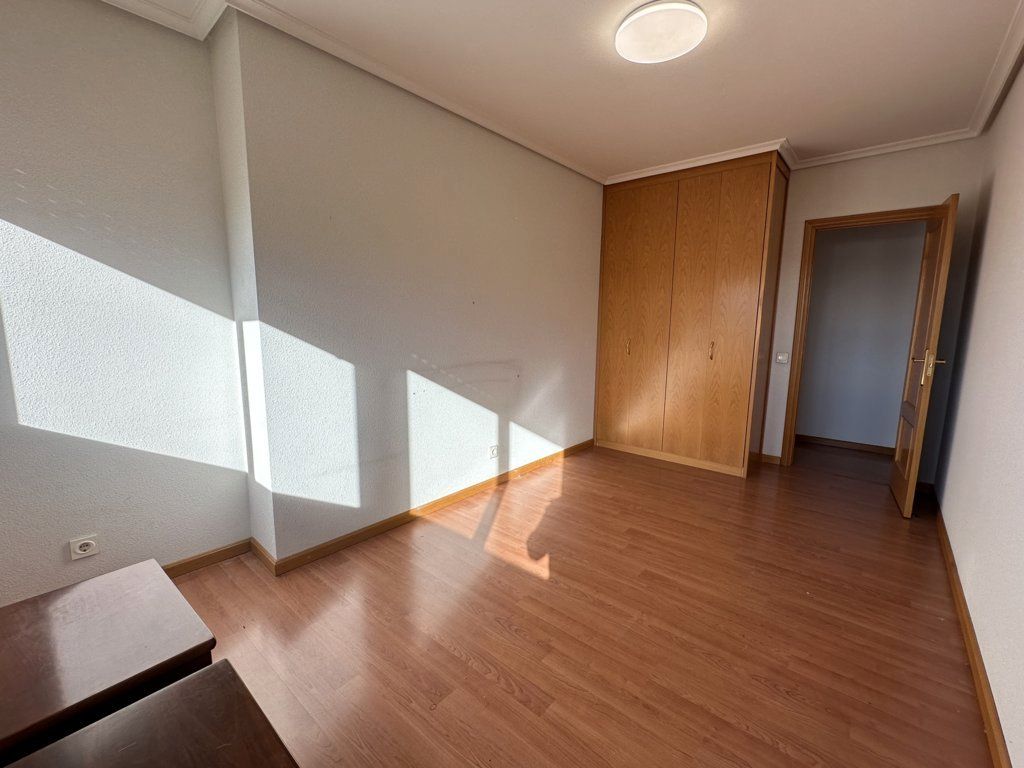 Wohnung zum Verkauf in Calle Paula Montalt, Portillejo - Valdegastea