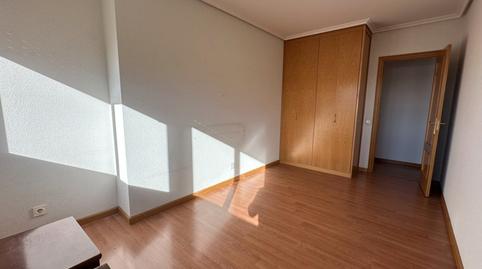 Foto 3 von Wohnung zum Verkauf in Calle Paula Montalt, Portillejo - Valdegastea,  Logroño