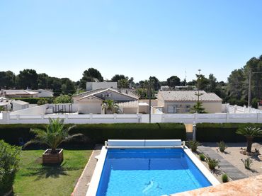 Villa avec balcon à vendre à Les Tres Cales