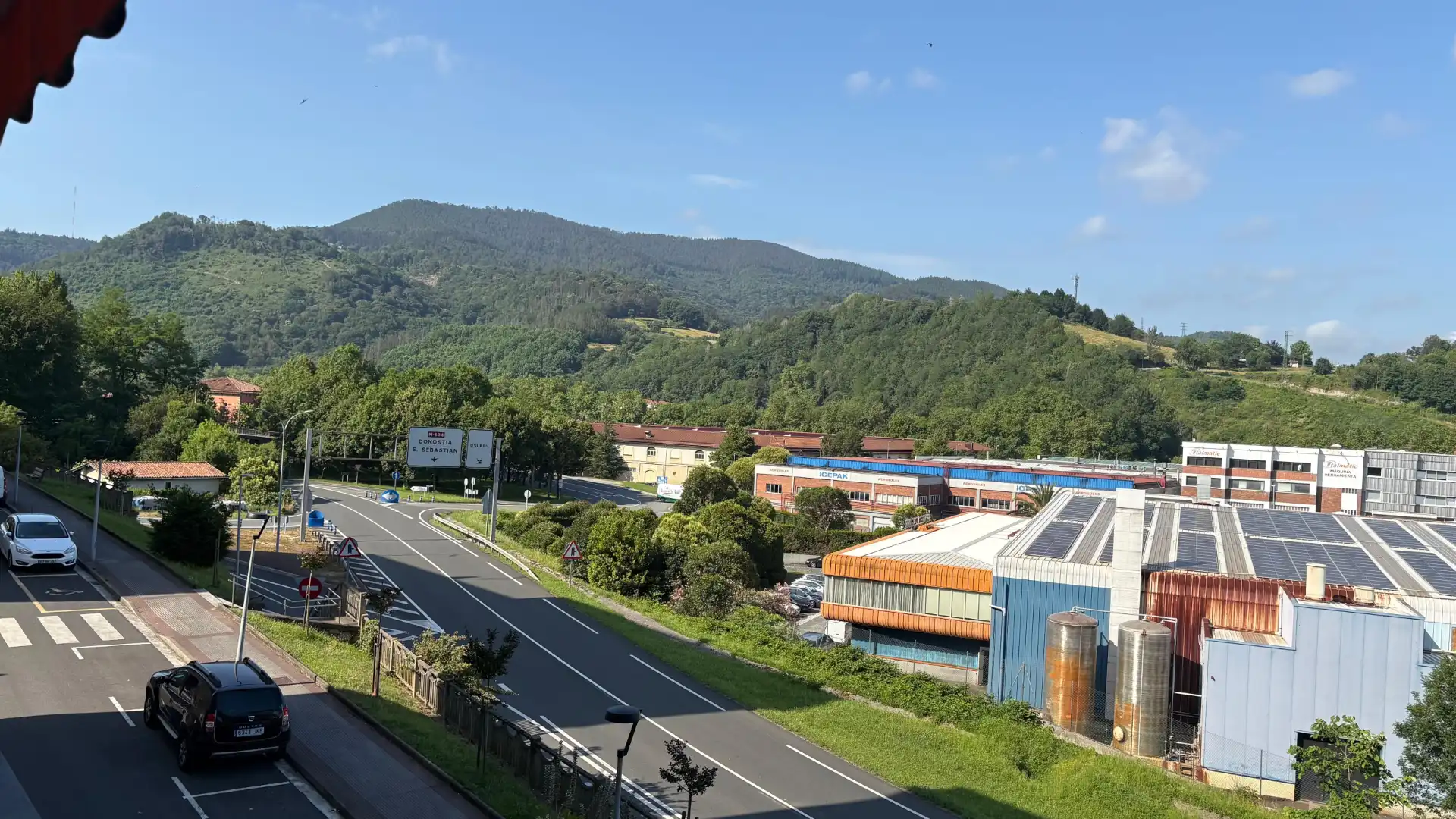Vista exterior de Pis en venda en Usurbil amb Terrassa i Moblat