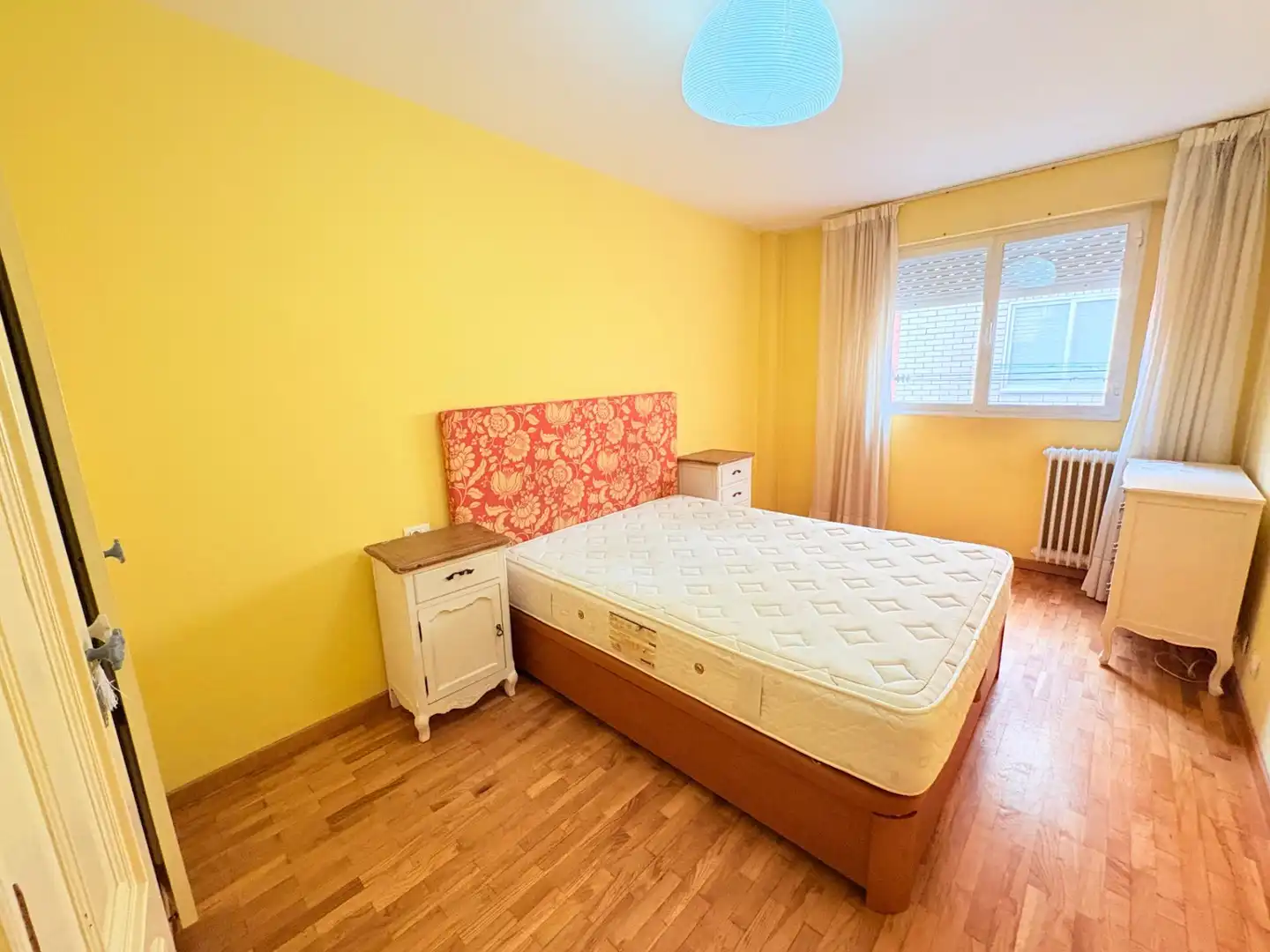 Habitación de Piso en venta en Ponferrada con Calefacción, Trastero y Amueblado