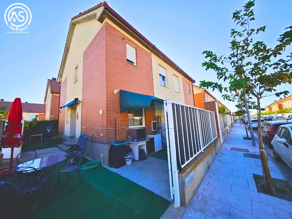 Casa aparellada amb jardí en venda a Calle Don Quijote de la Mancha 19, imagen 54