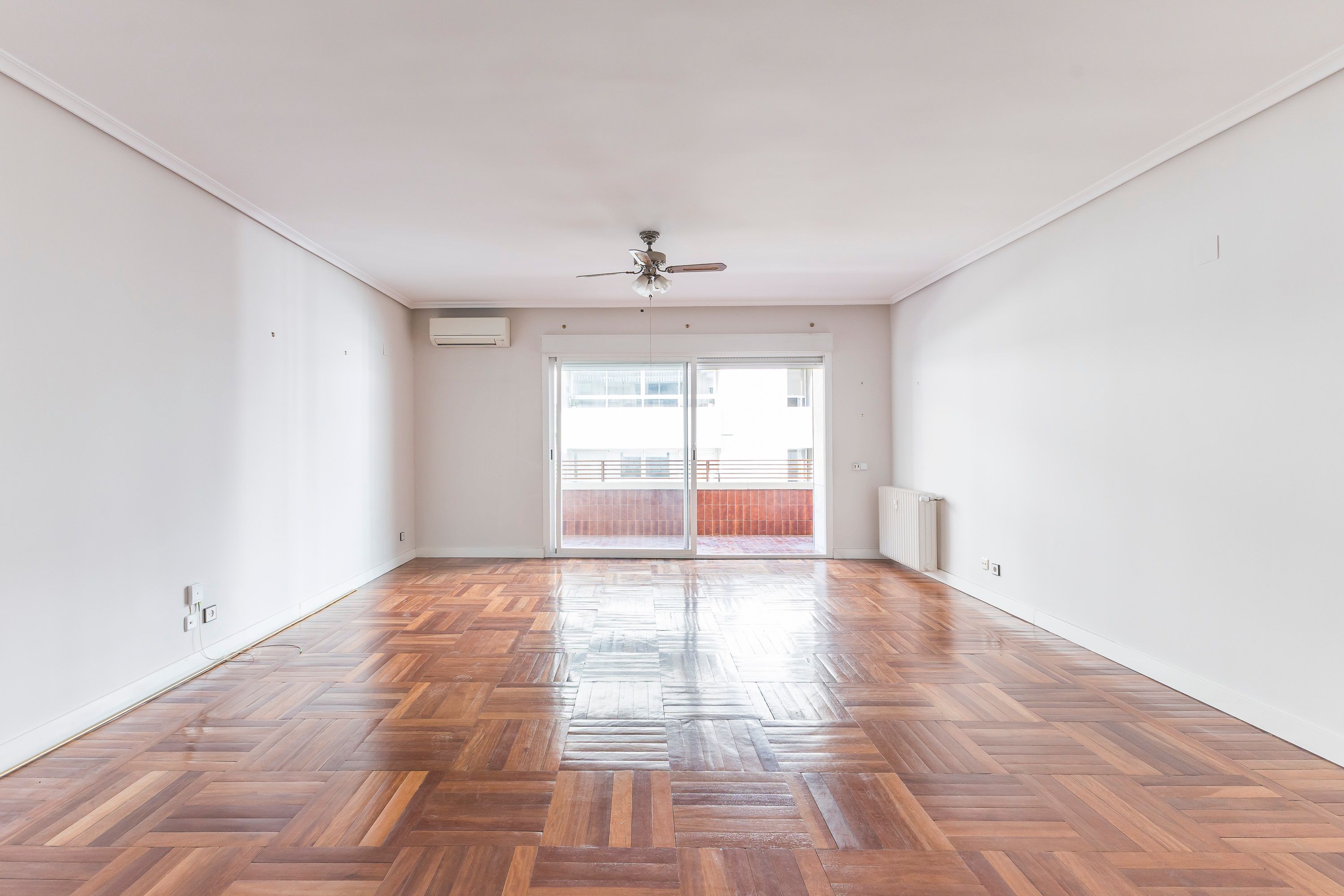 Living room of Apartment for sale in  Madrid Capital  with Air Conditioner, Heating and Terrace