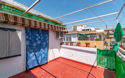 Vista exterior de Àtic en venda en  Granada Capital amb Aire condicionat, Terrassa i Balcó