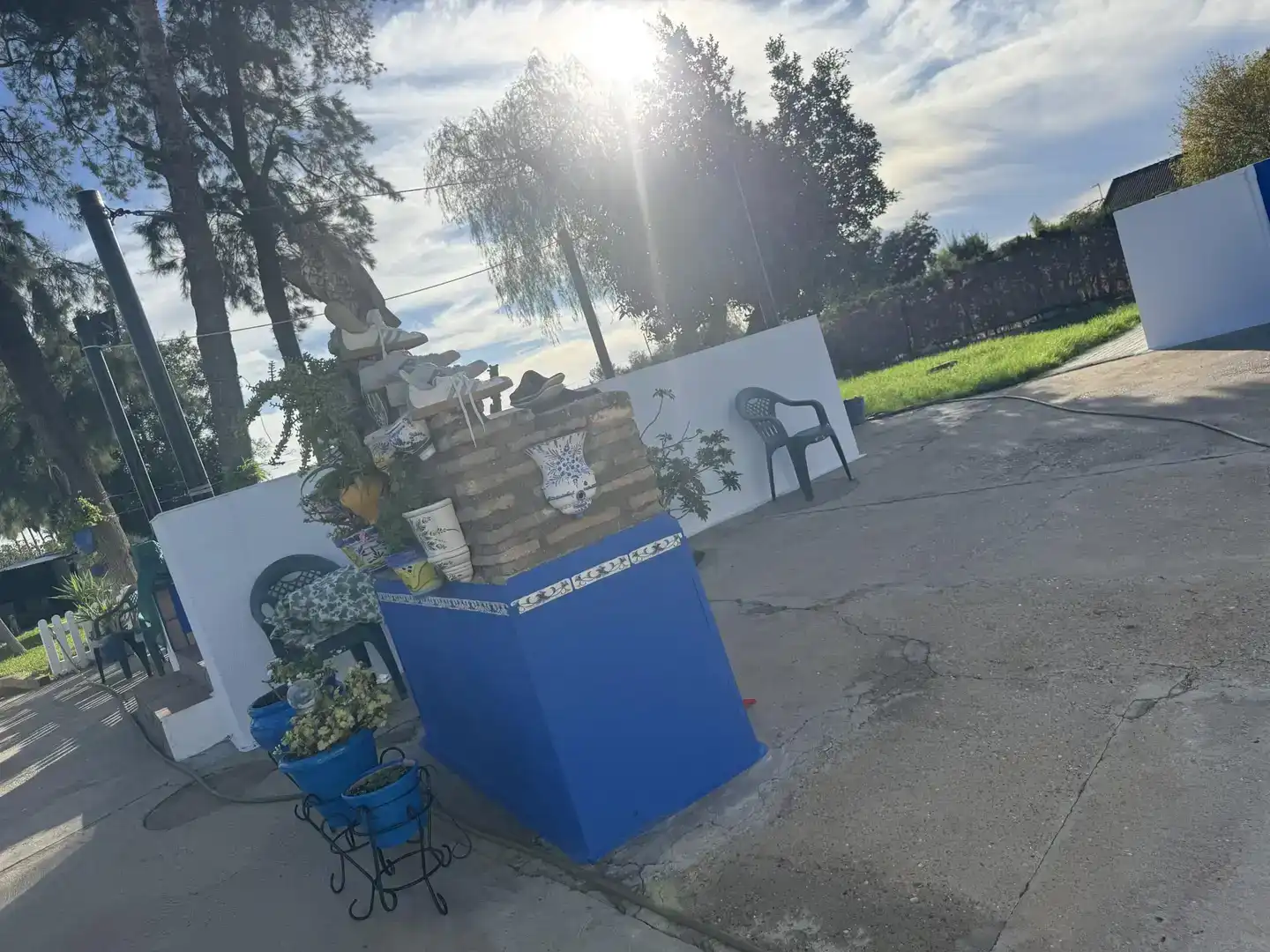 Vista exterior de Casa o xalet en venda en Carmona amb Aire condicionat, Jardí privat i Traster