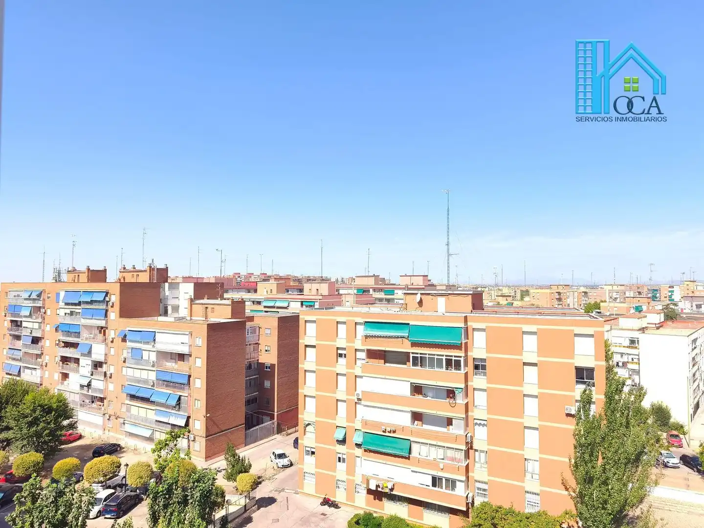 Vista exterior de Piso en venta en Móstoles con Aire acondicionado, Jardín privado y Piscina comunitaria