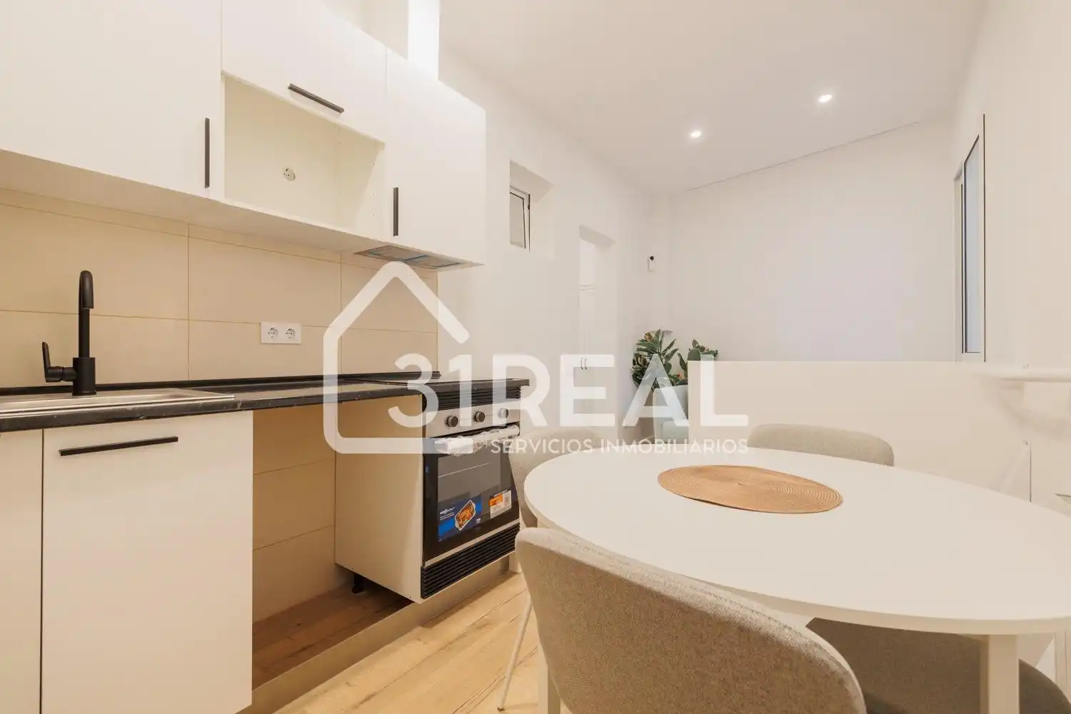 Habitación de Planta baja en venta en  Madrid Capital con Amueblado