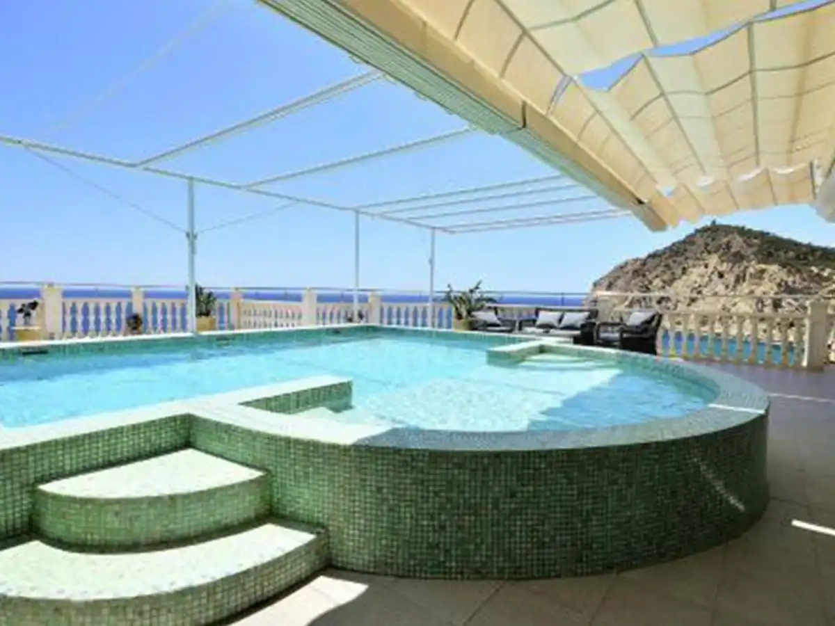 Piscina de Edifici en venda en Alicante / Alacant