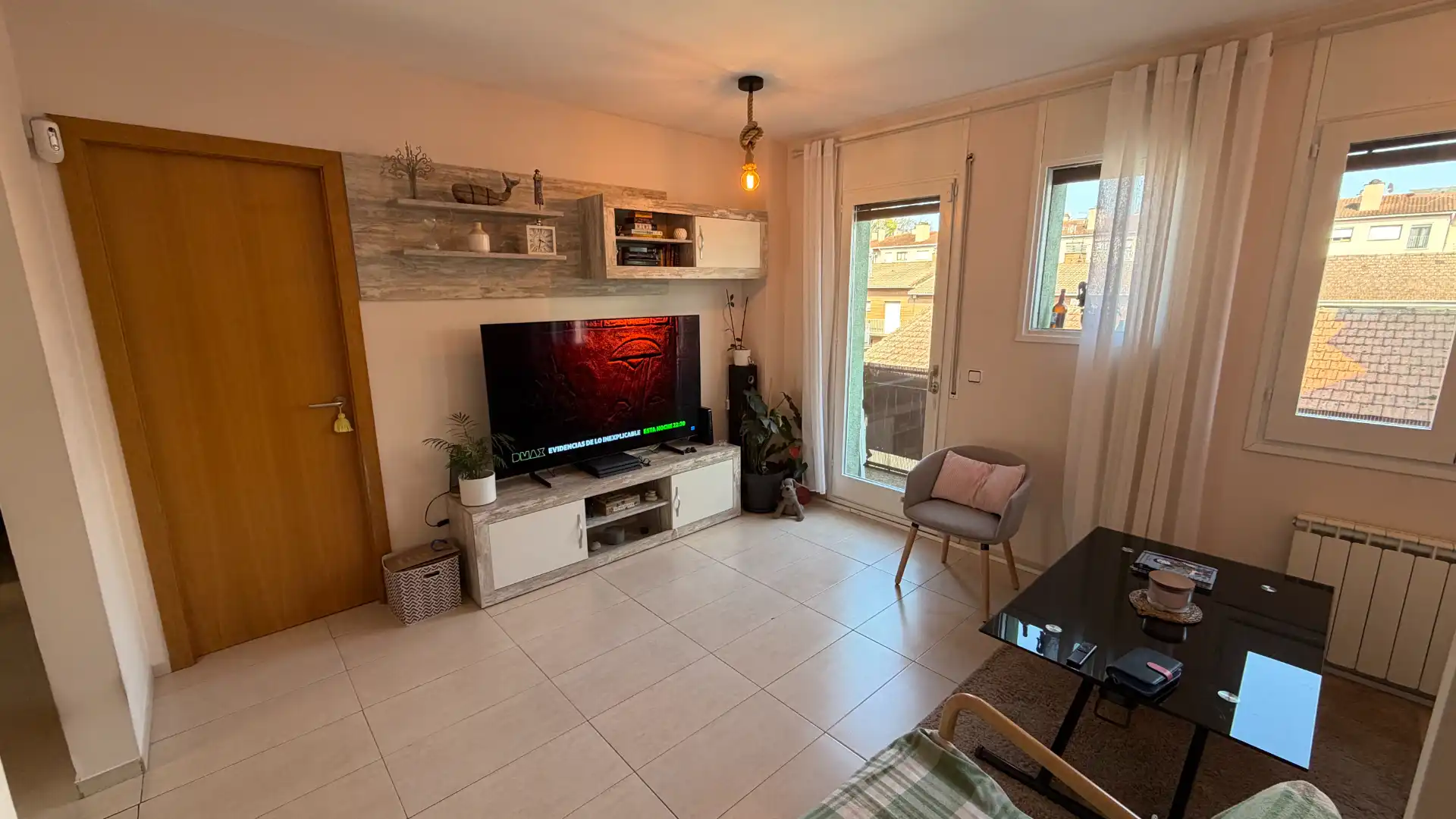 Sala d'estar de Pis en venda en Olot amb Calefacció i Balcó