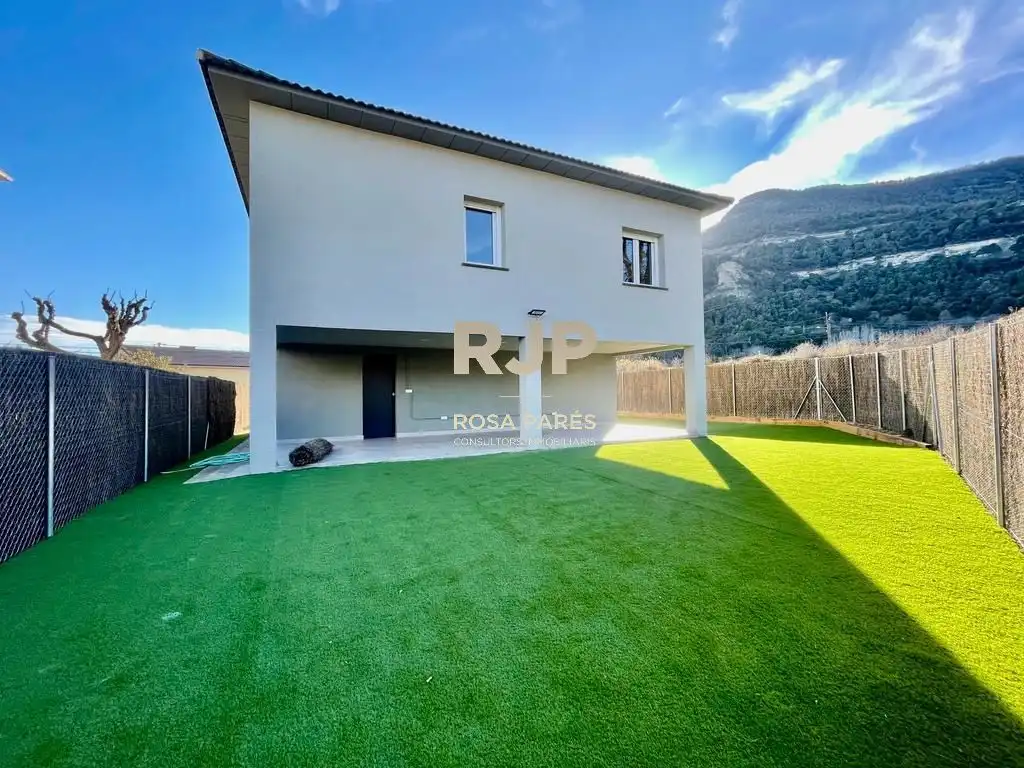 Exterior view of Houses for rent in Centelles  with Heating, Terrace and Storage room