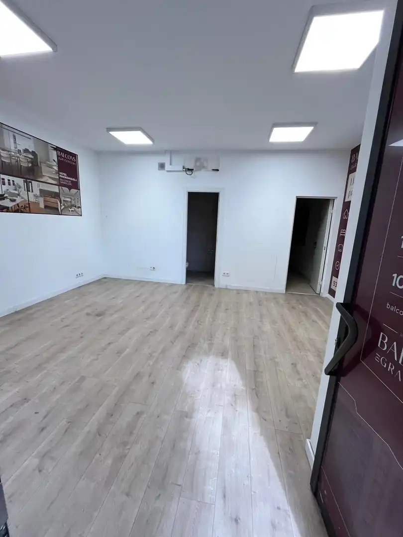 Local comercial de lloguer a Font Verda, imagen 3