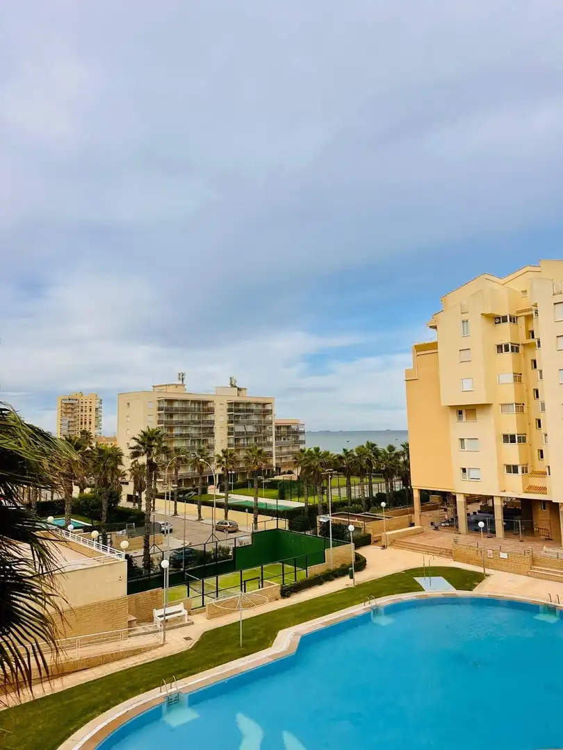 Vista exterior de Pis en venda en Valencia amb Aire condicionat, Jardí privat i Terrassa