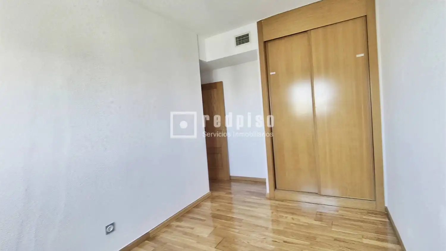 Bedroom of Flat for sale in Madrid  with Air Conditioner, Heating and Private garden