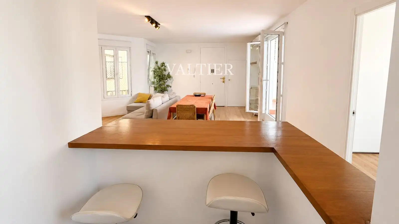Sala d'estar de Àtic de lloguer en Madrid amb Aire condicionat, Terrassa i Traster