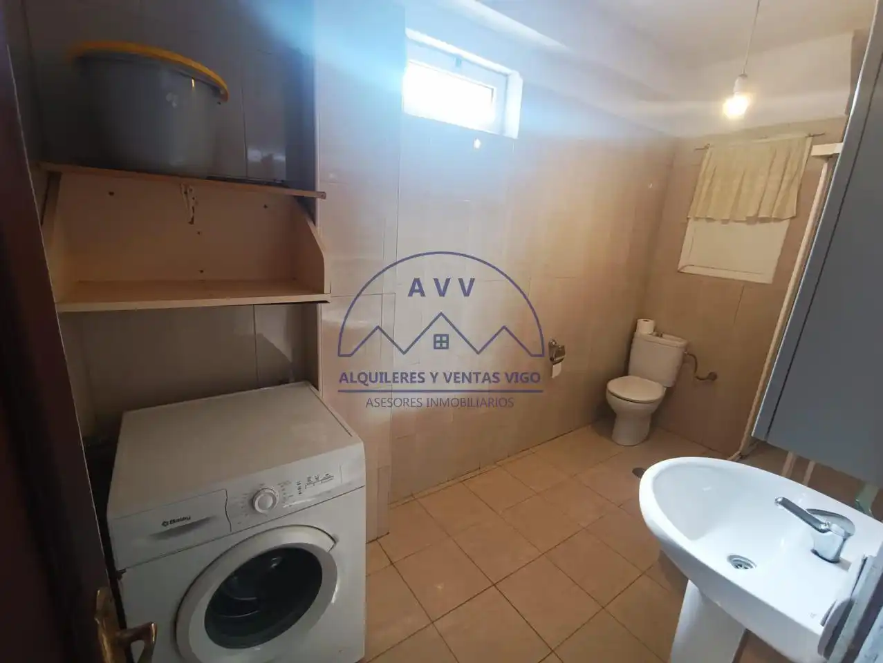 Bathroom of Flat for sale in Vigo   with Parquet flooring and Furnished