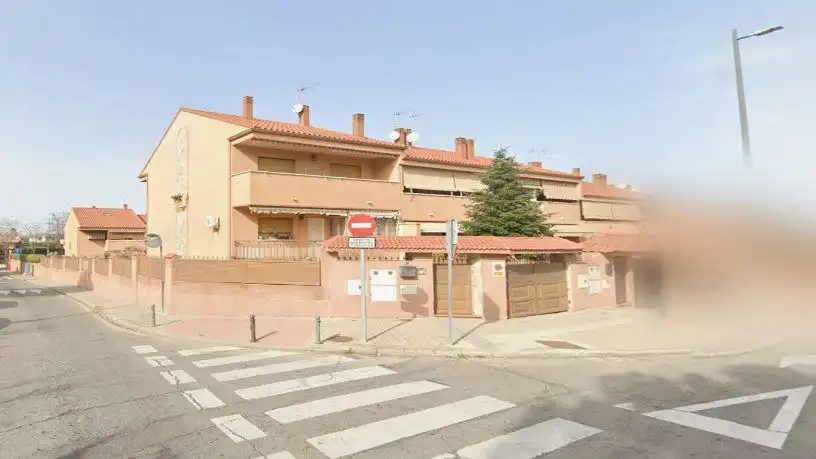 Vista exterior de Casa adosada en venta en Móstoles