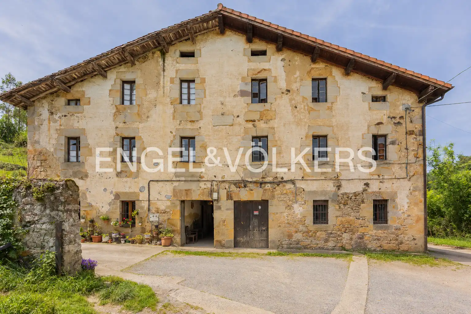 Vista exterior de Casa adosada en venta en Elorrio con Calefacción y Jardín privado