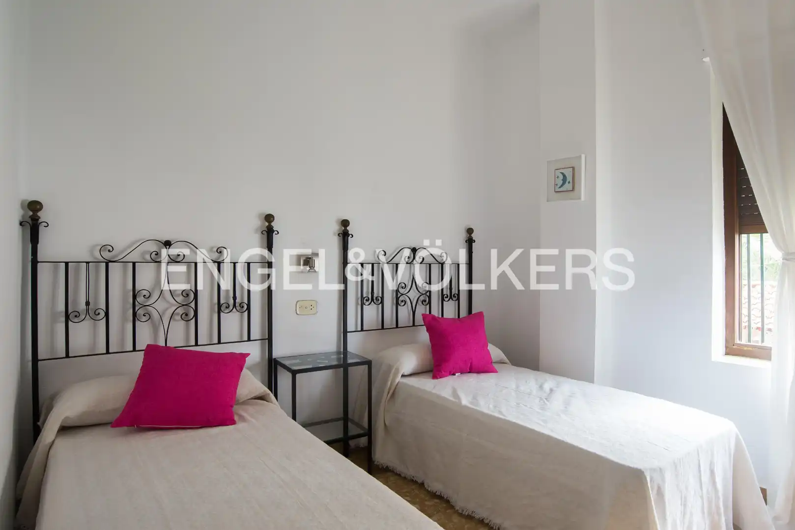 Dormitori de Casa o xalet en venda en Benicasim / Benicàssim amb Calefacció, Jardí privat i Terrassa
