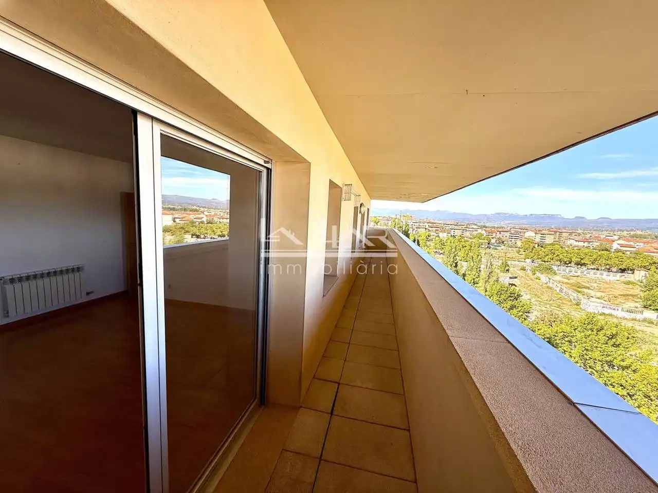 Vista exterior de Piso en venta en Vic con Calefacción, Parquet y Terraza