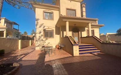 Vista exterior de Casa o xalet en venda en Torremolinos amb Aire condicionat, Jardí privat i Terrassa