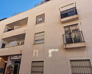 Vista exterior de Pis en venda en Roquetas de Mar amb Calefacció