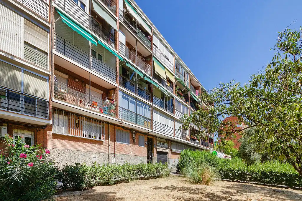 Vista exterior de Piso en venta en Madrid