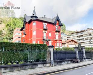 Exterior view of Duplex for sale in Balmaseda