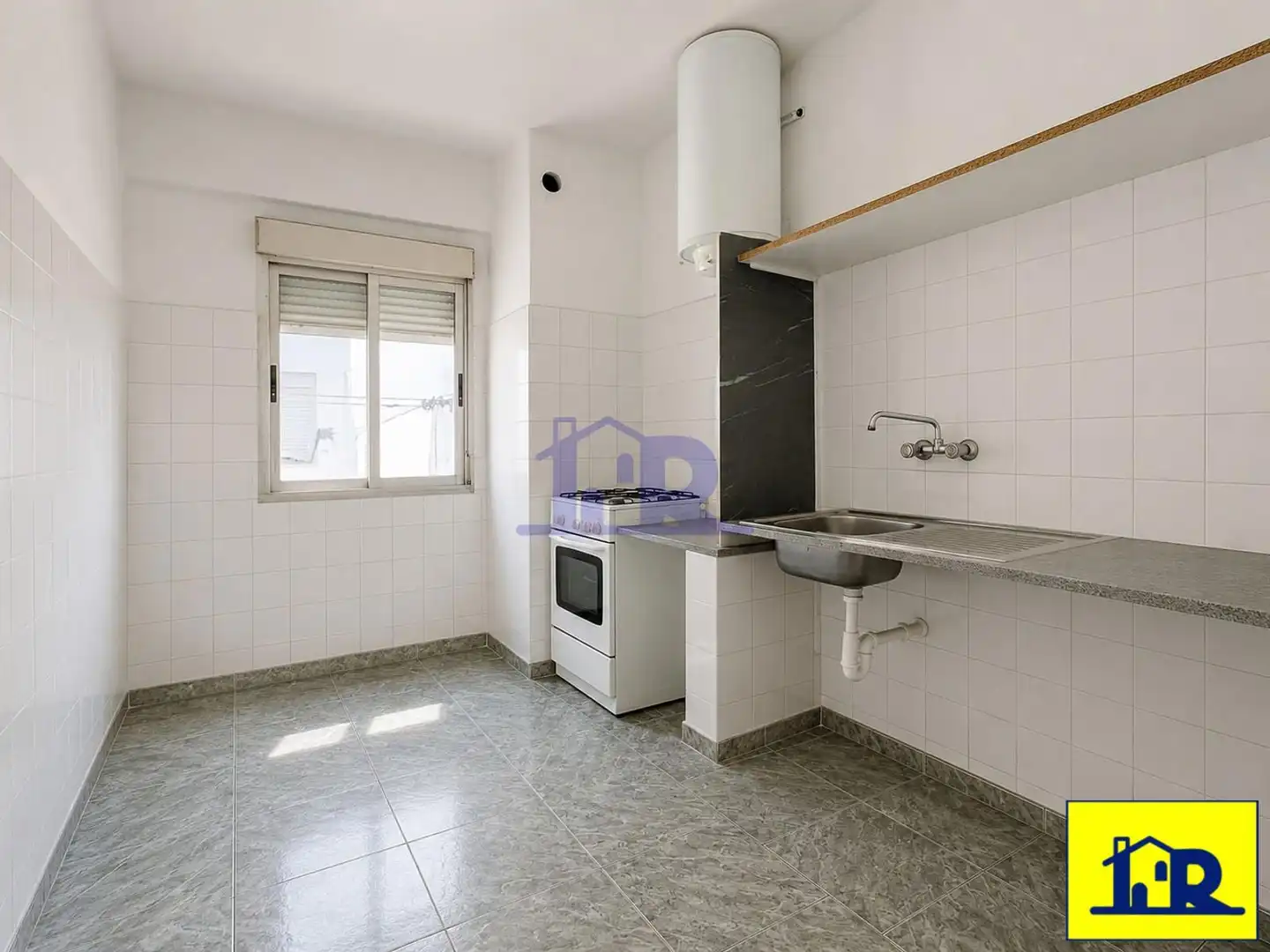 Kitchen of Flat for sale in Cuenca  with Air Conditioner and Heating