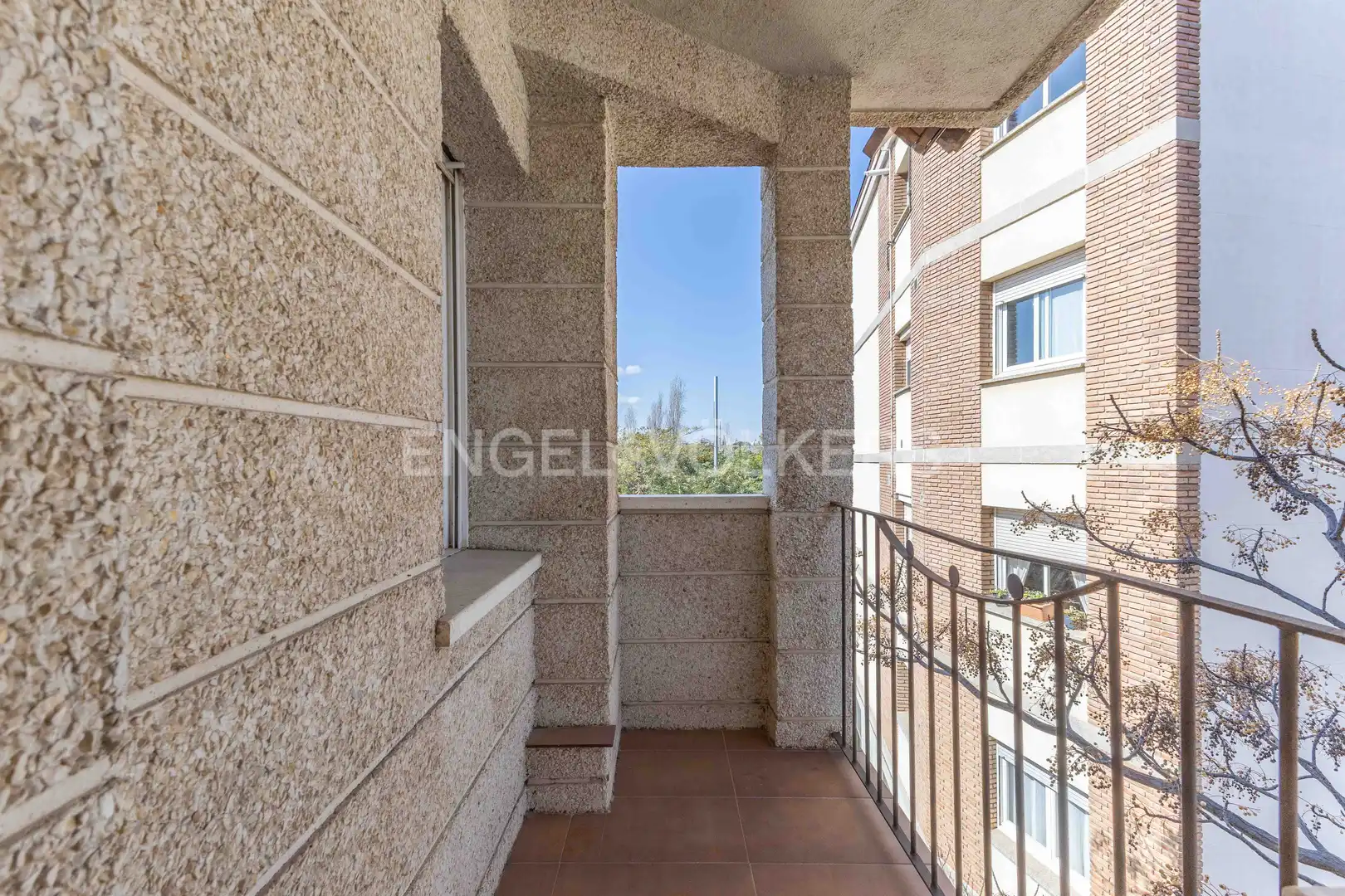 Vista exterior de Casa o xalet en venda en Esplugues de Llobregat amb Calefacció i Terrassa