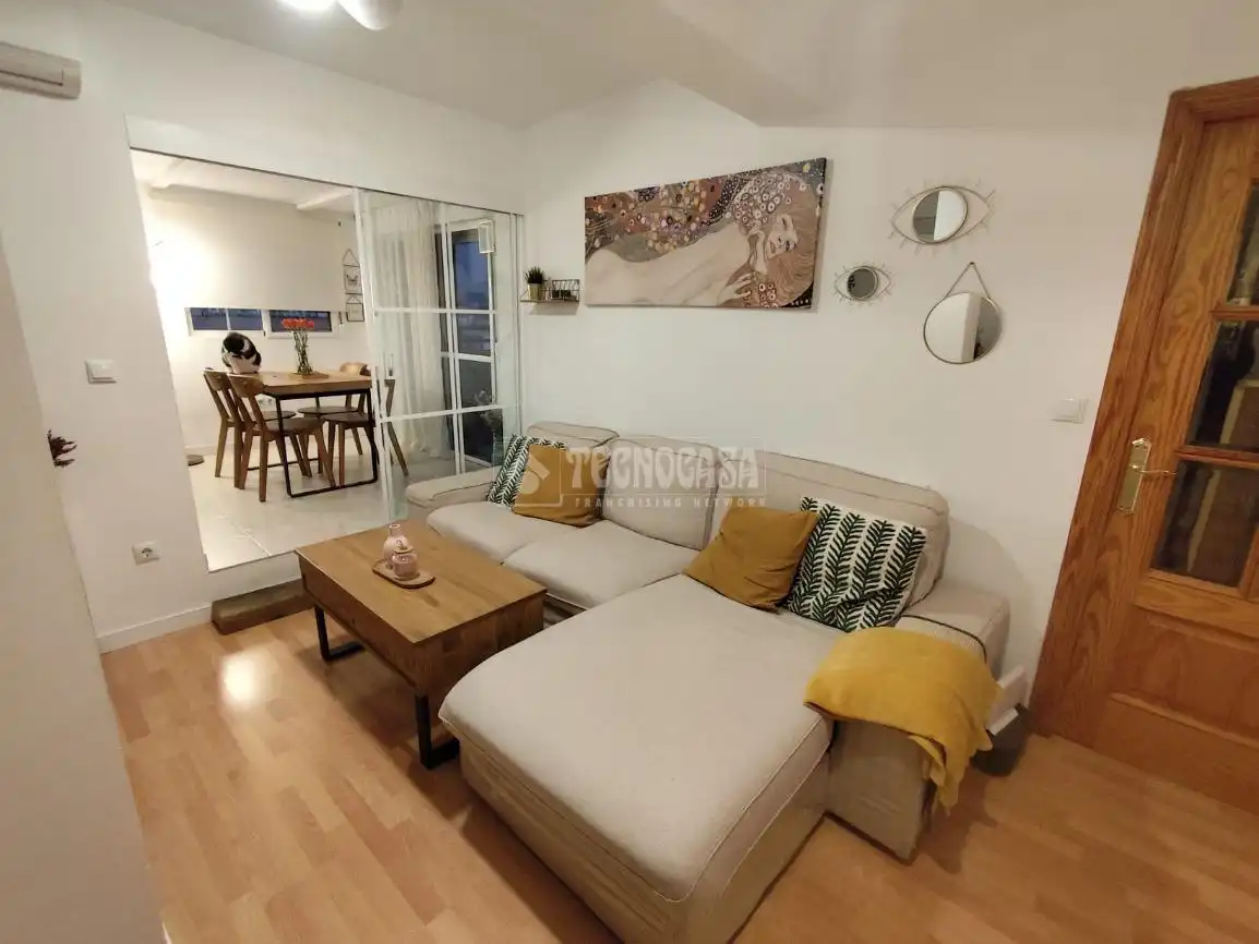 Sala d'estar de Àtic en venda en Córdoba amb Aire condicionat, Parquet i Terrassa
