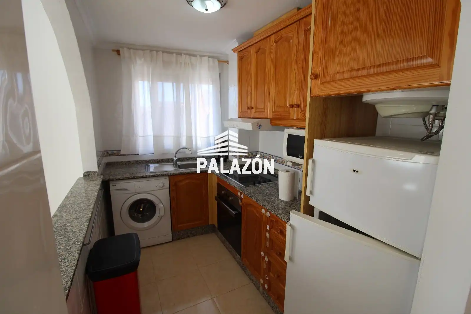 Cuina de Apartament de lloguer en Catral amb Aire condicionat, Terrassa i Piscina