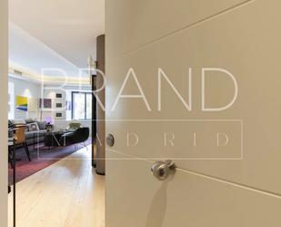 Bedroom of Flat for sale in  Madrid Capital  with Air Conditioner, Heating and Storage room