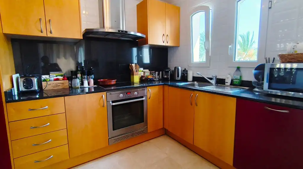 Cocina de Apartamento en venta en Dénia con Aire acondicionado, Terraza y Trastero