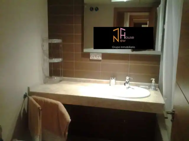 Badezimmer von Wohnung zur Miete in Córdoba mit Klimaanlage, Heizung und Möbliert