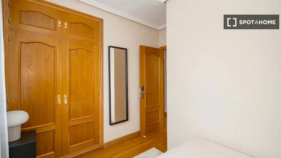 Habitación en Conde Orgaz - Piovera